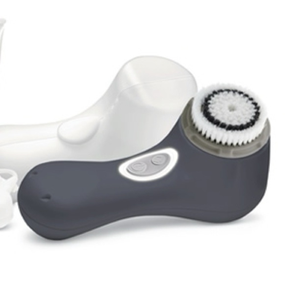Clarisonic Dual-Tone Cleansing device